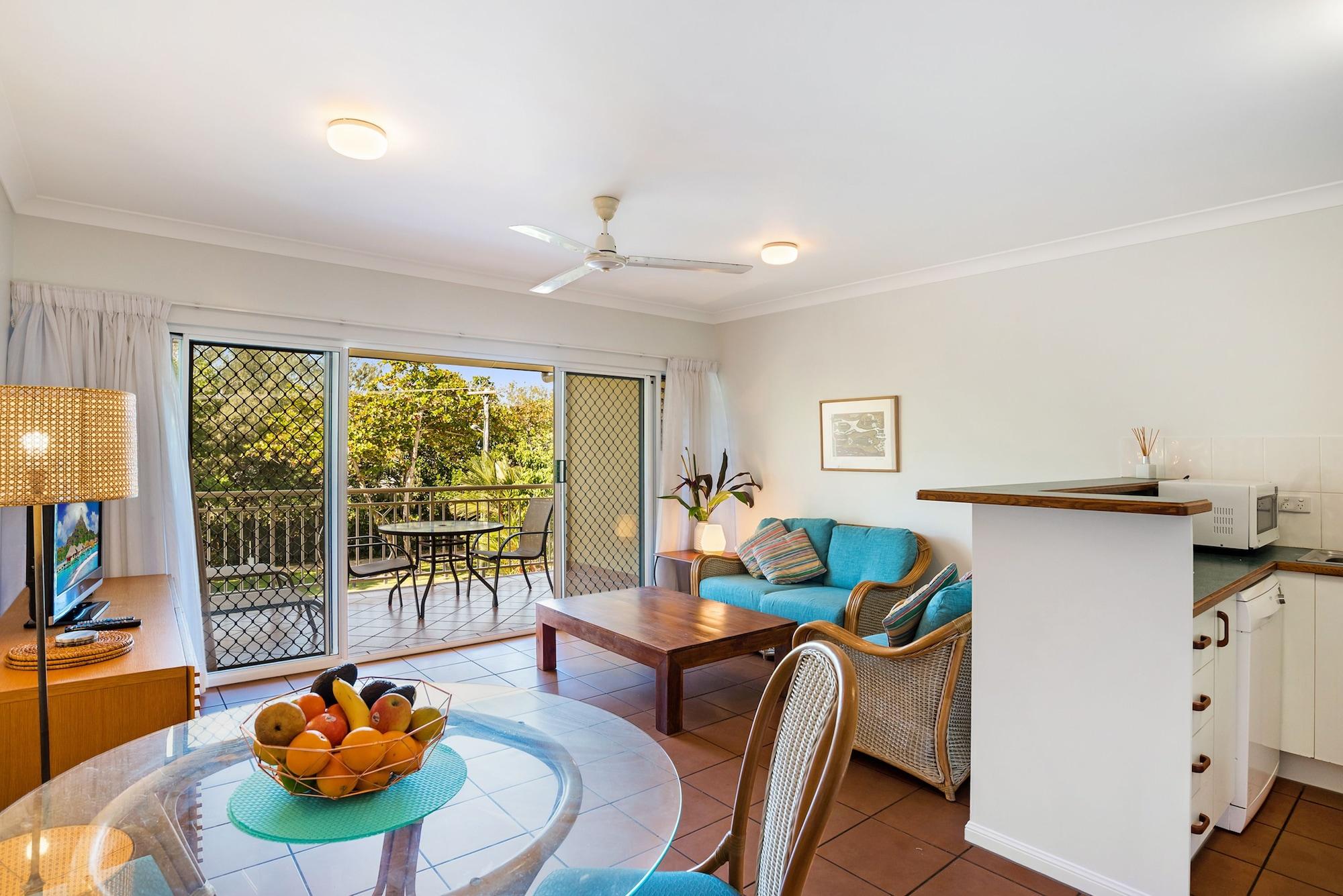 The York Beachfront Holiday Apartments Yorkeys Knob Exteriör bild