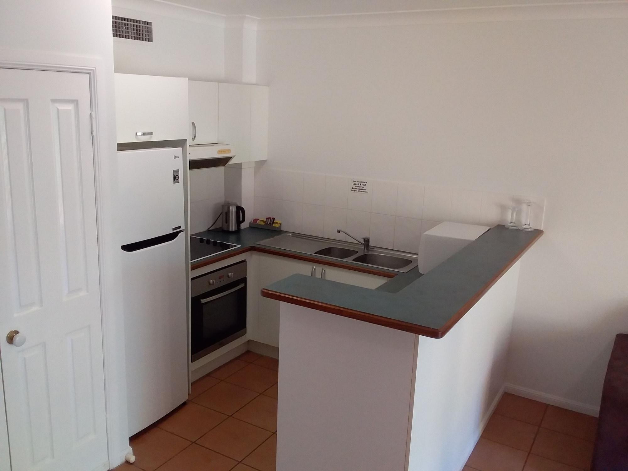 The York Beachfront Holiday Apartments Yorkeys Knob Exteriör bild