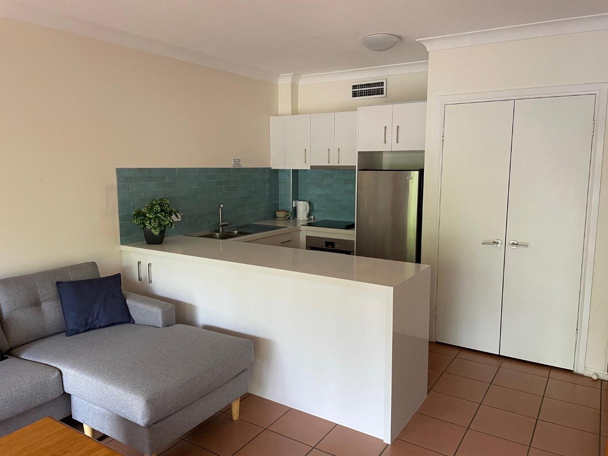 The York Beachfront Holiday Apartments Yorkeys Knob Exteriör bild