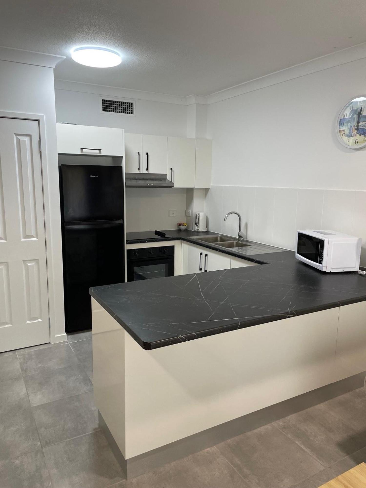 The York Beachfront Holiday Apartments Yorkeys Knob Exteriör bild