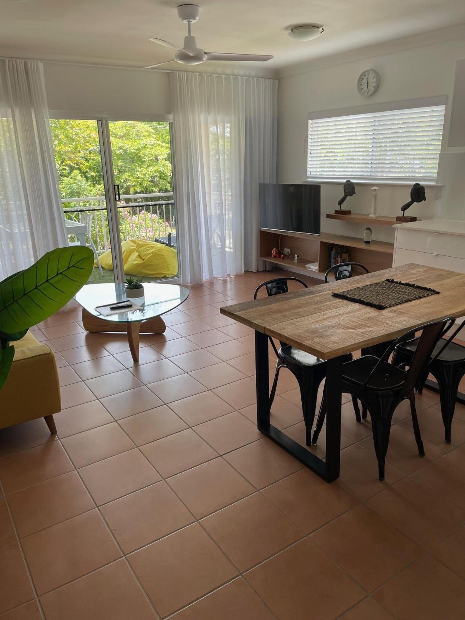 The York Beachfront Holiday Apartments Yorkeys Knob Exteriör bild