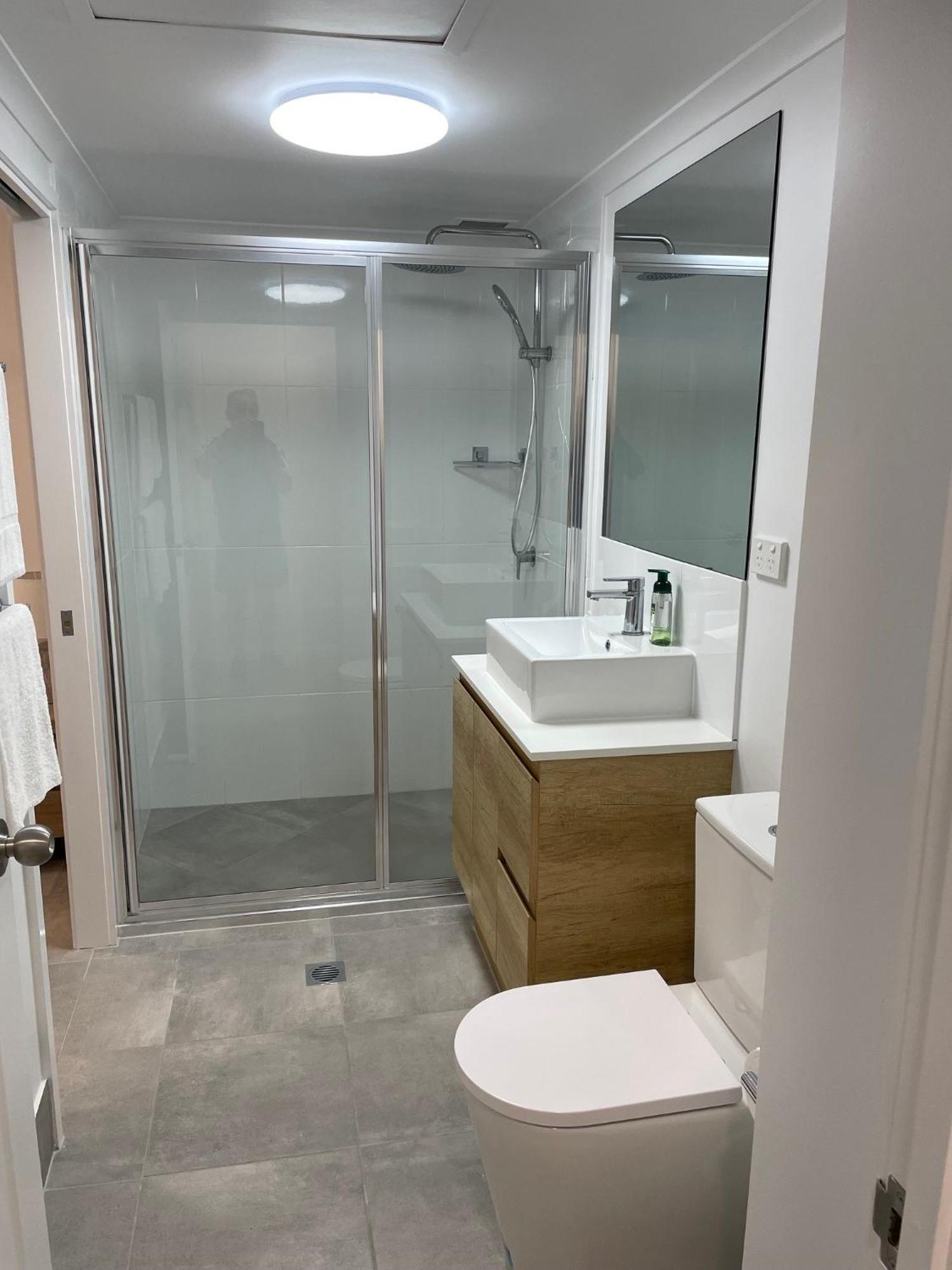 The York Beachfront Holiday Apartments Yorkeys Knob Exteriör bild