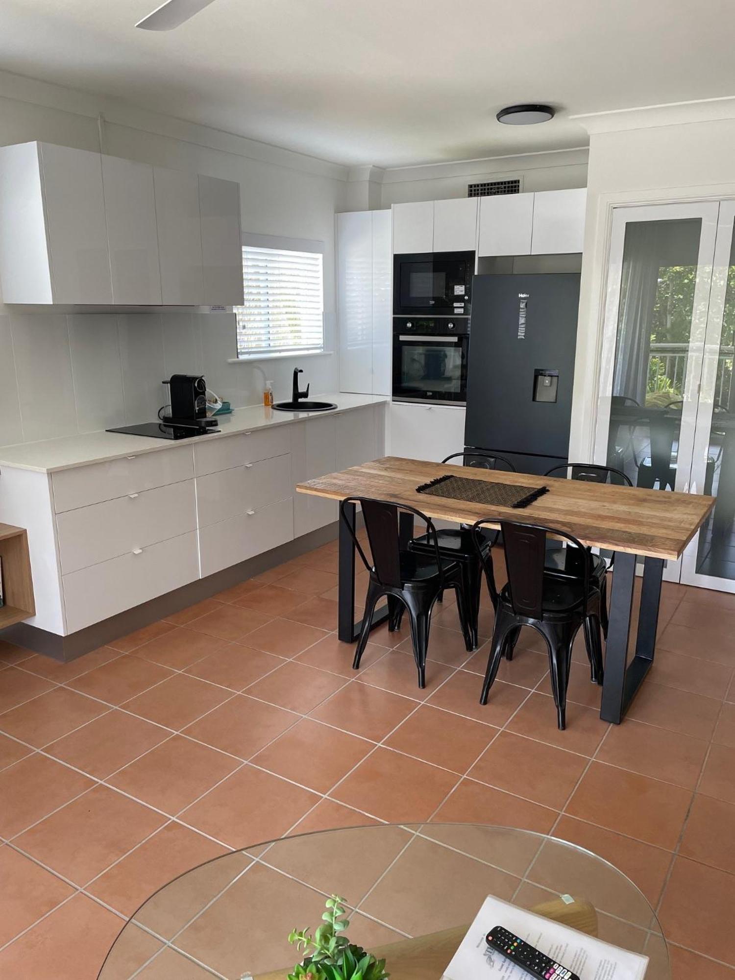 The York Beachfront Holiday Apartments Yorkeys Knob Exteriör bild