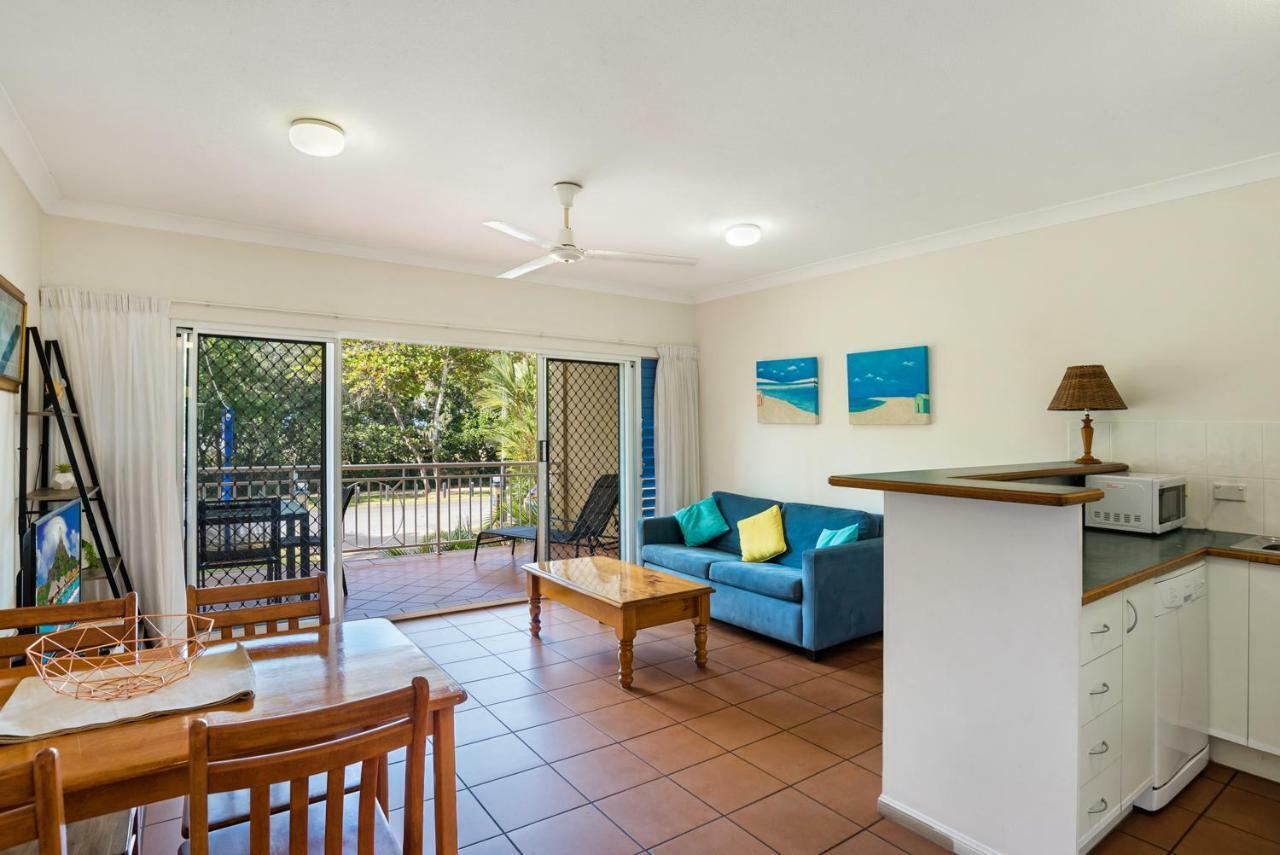 The York Beachfront Holiday Apartments Yorkeys Knob Exteriör bild