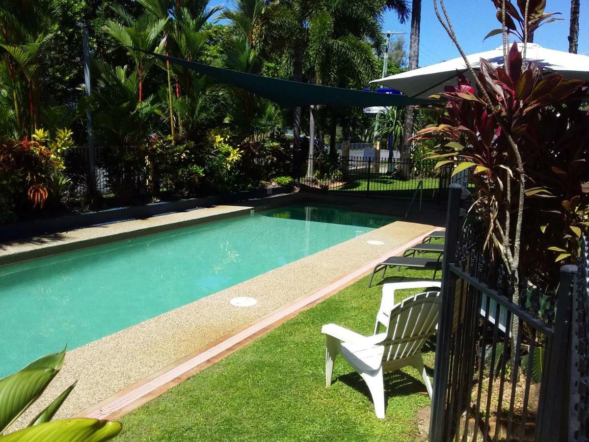 The York Beachfront Holiday Apartments Yorkeys Knob Exteriör bild